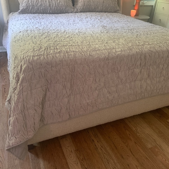 Pottery Barn Bedding Pottery Barn Shirred Velvet Quilt Poshmark